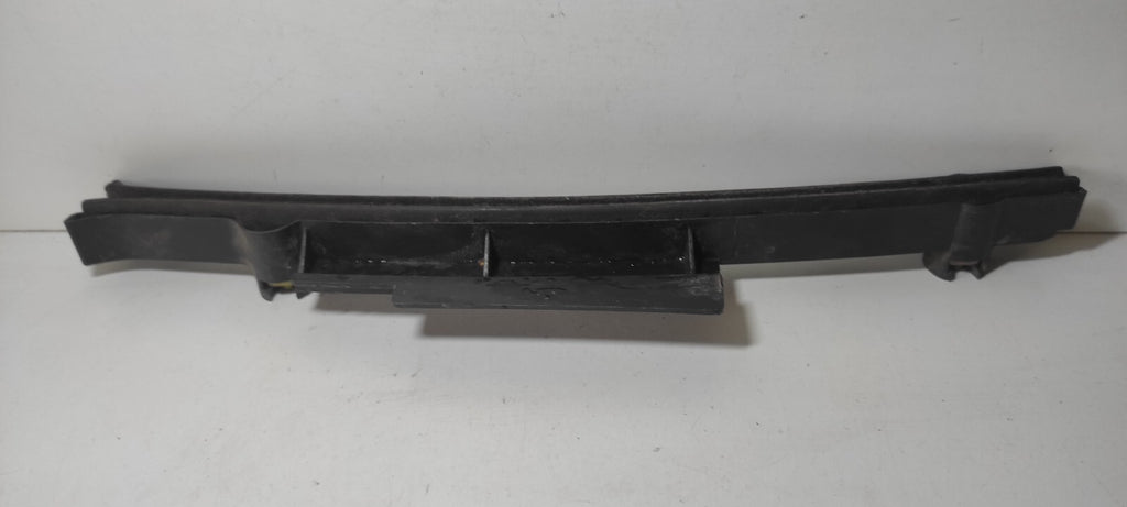 Alfa Romeo 147 1.9JTD 2002 Front Right Door Window Guide 46553910