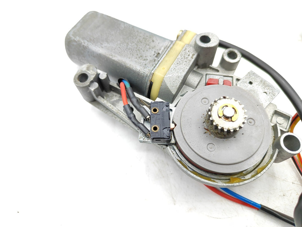 Alfa Romeo 166 2002 Sunroof Motor / Switch Button 156020252 WEBASTO 1607100