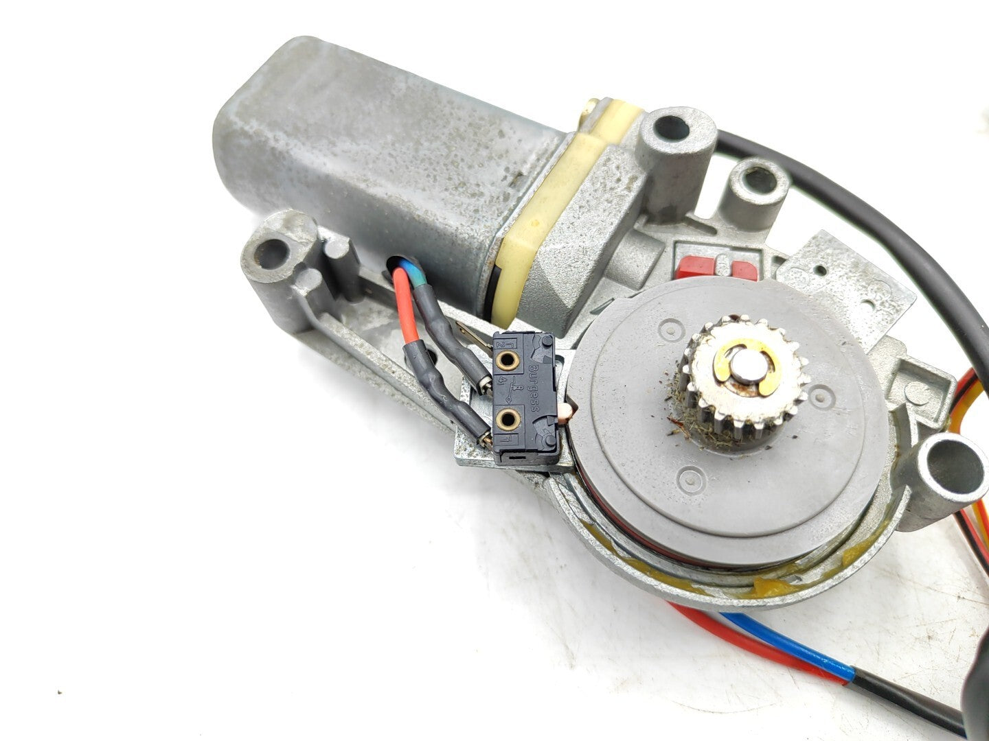 Alfa Romeo 166 2002 Sunroof Motor / Switch Button 156020252 WEBASTO 1607100