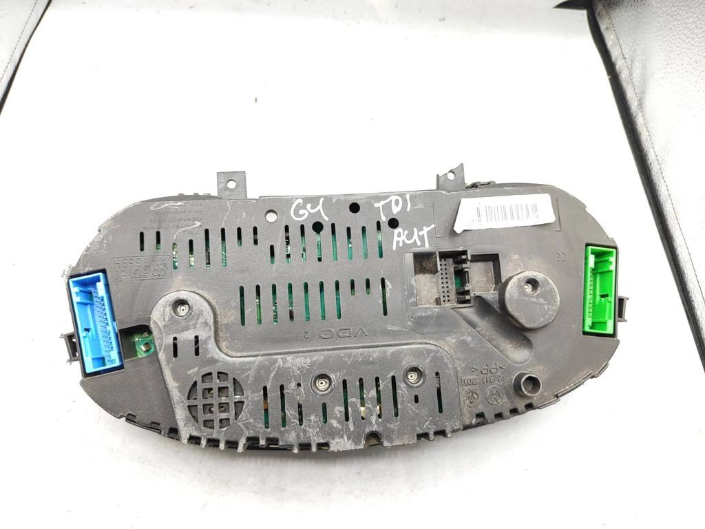 Volkswagen Golf IV 1999 Diesel speedometer instrument cluster 1J0920802F 
