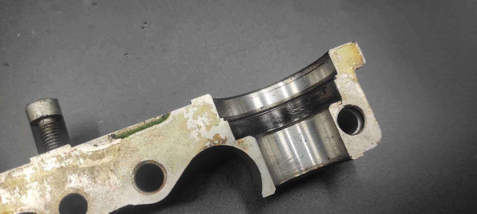 Alfa Romeo GT 2.0 JTS 122kW 2005 Engine Cylinder Head Camshaft Mount 605862168