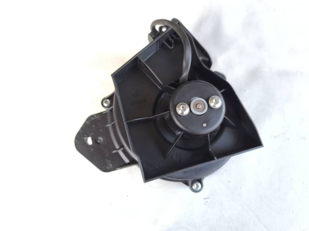 BMW X5 E70 2007 Seat Heater blower fan motor K2167 