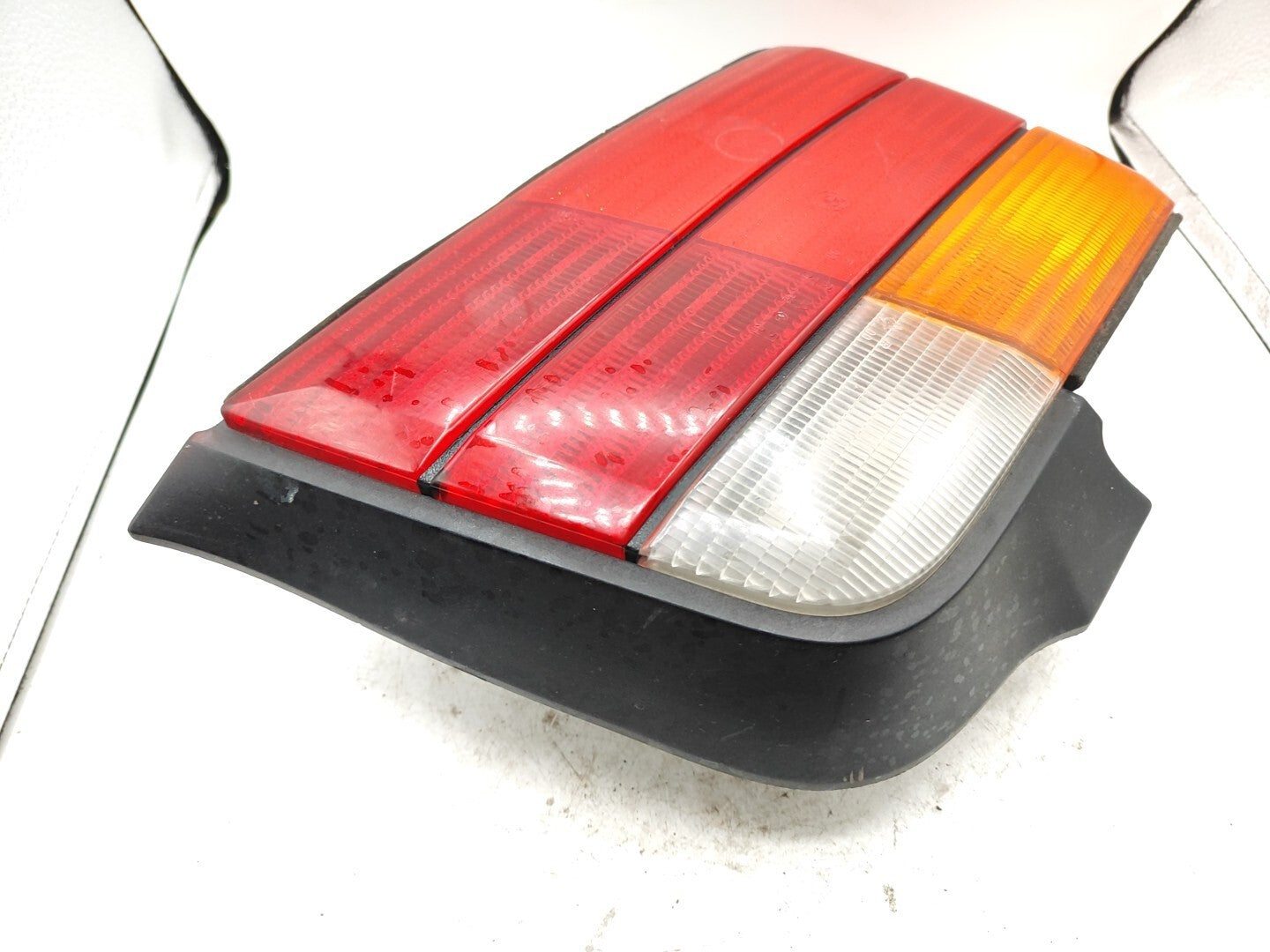 BMW E36 3 Series Sedan 1994 LHD Rear Left Side Taillight Light Lamp E163259