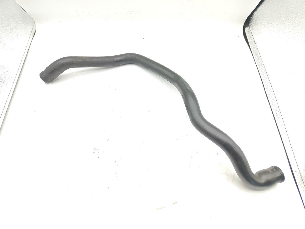 Alfa Romeo GT 1.9JTD 110kW 2006 Engine Breather Pipe Hose