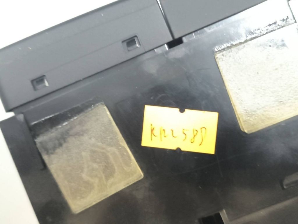 Toyota Avensis T250 2006 Windscreen window heater switch 8479005130 