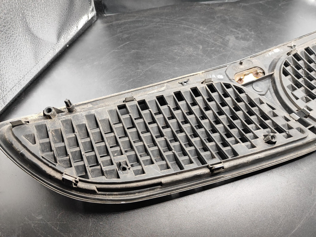 Lancia Lybra 2002 Front Bumper Upper Chrome Grill 46541435