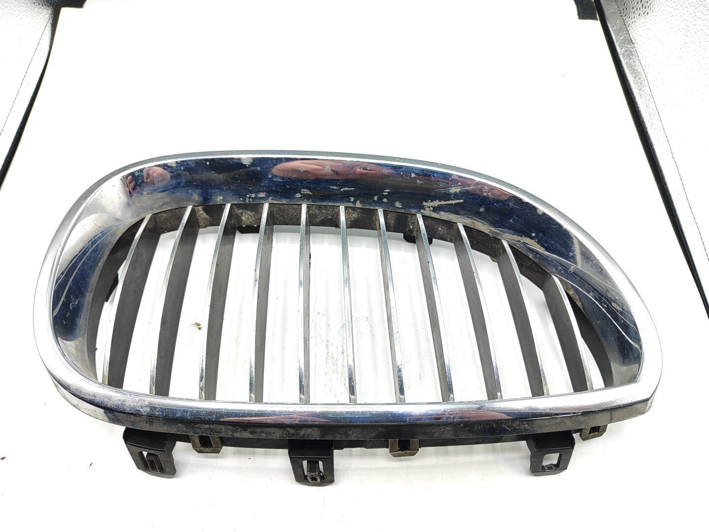 BMW 5 Series E61 530D 170kW 2006 Front Right Grill 7065702 51137065702