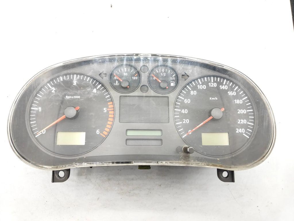 Seat Toledo II (1M) 1.9TDI 1998 speedometer instrument cluster W01M0920820E 