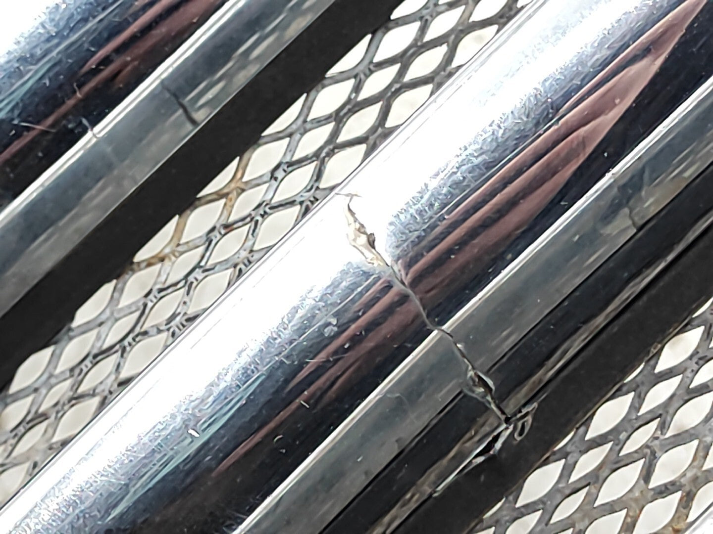 Alfa Romeo 166 FACELIFT 2.4JTD 2004 Front Bumper Center Chrome Grill