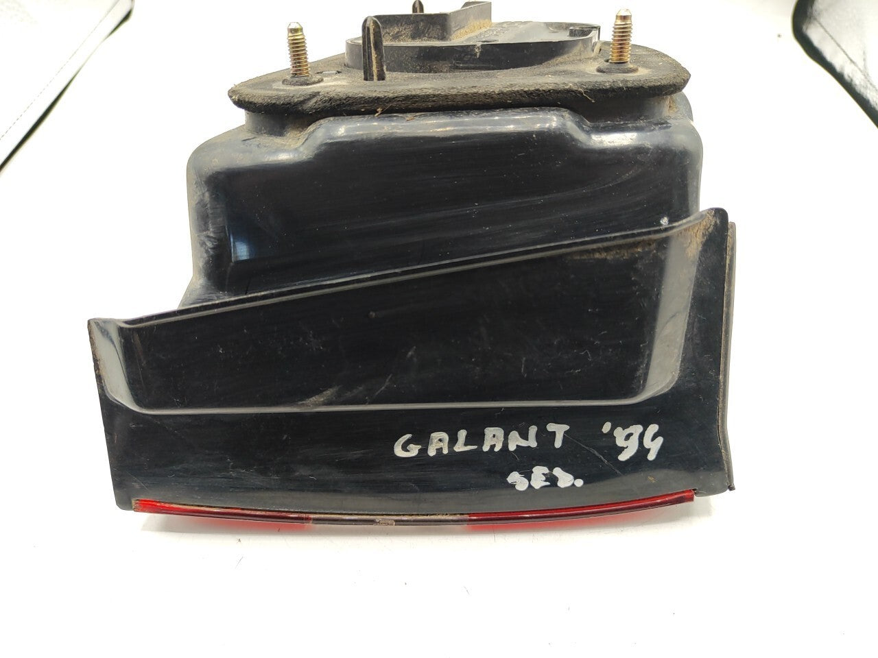 Mitsubishi Galant 1994 Sedan Rear Right Taillight Lamp Light 0431593R