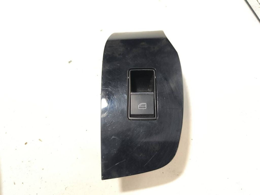 Mazda 3 2019 Electric window control switch BDGF66370 