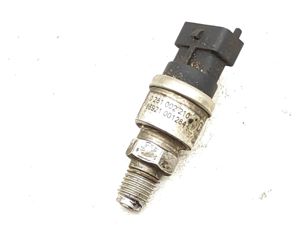 Alfa Romeo 166 2.4JTD 10V 2001 Diesel Engine Fuel Rail Sensor 0281002210