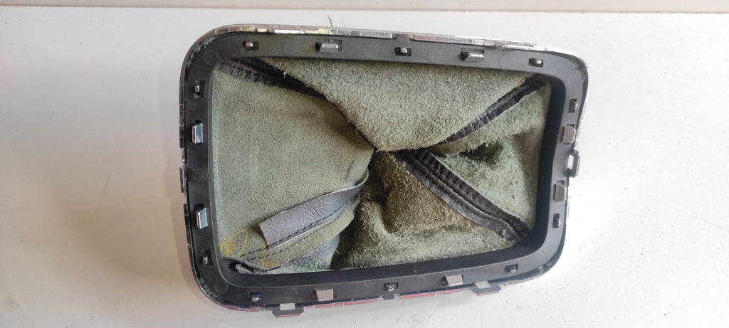 Peugeot 607 3.0i V6 2002 Manual Shift Knob Surround Leather Trim