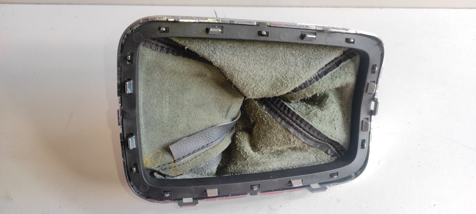 Peugeot 607 3.0i V6 2002 Manual Shift Knob Surround Leather Trim