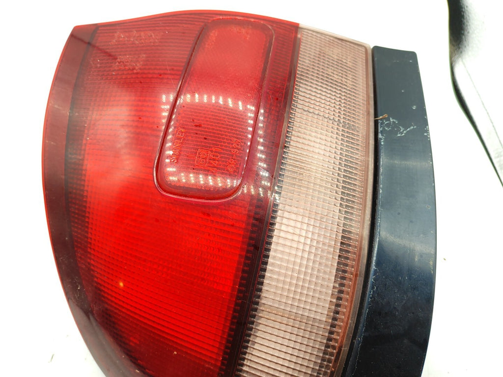 Mazda 626 1.8i Hatchback 1999 LHD Rear Left Side Taillight 0431392L