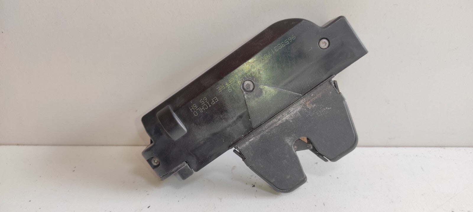 Peugeot 607 3.0i V6 2001 Rear Tailgate Boot Lock Mechanism 9653831780