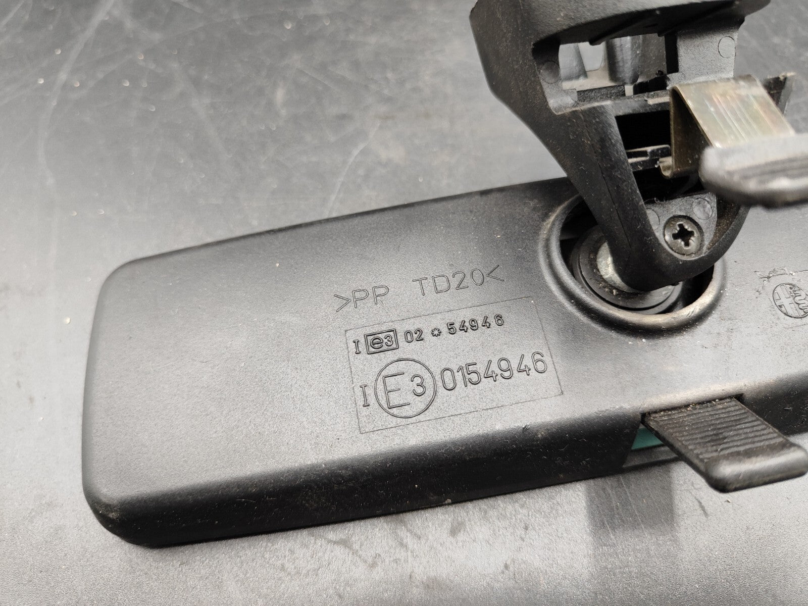 Alfa Romeo 147 1.9JTD 85kW 8V 2007 Rear Interior View Mirror E30154946