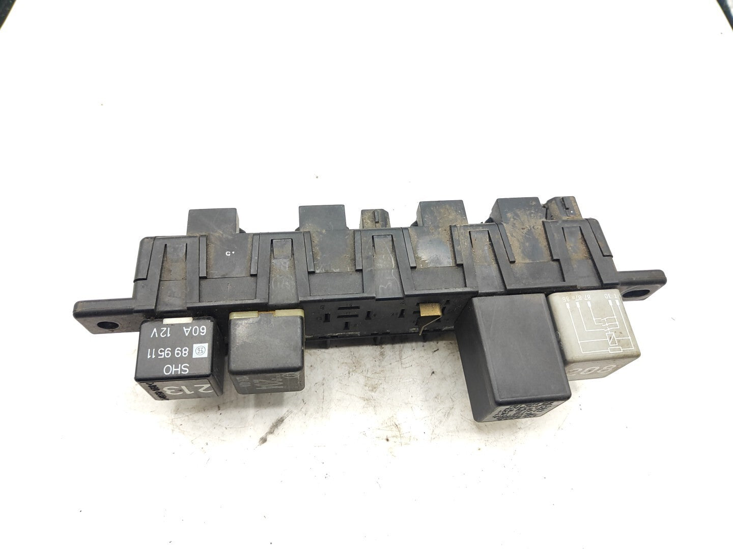 Audi A4 B5 1.6i 74kW Petrol 2001 Fuse Relay Box Unit 4A0941822
