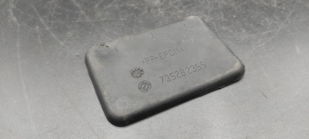 Alfa Romeo 147 1.9JTDm 85kW 8V 2005 Center Console Rubber Mat 735282355