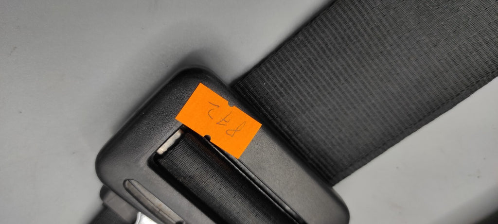 Alfa Romeo 166 2.4JTD 110kW 2003 Rear Seat Middle Center Safety Seatbelt 043146