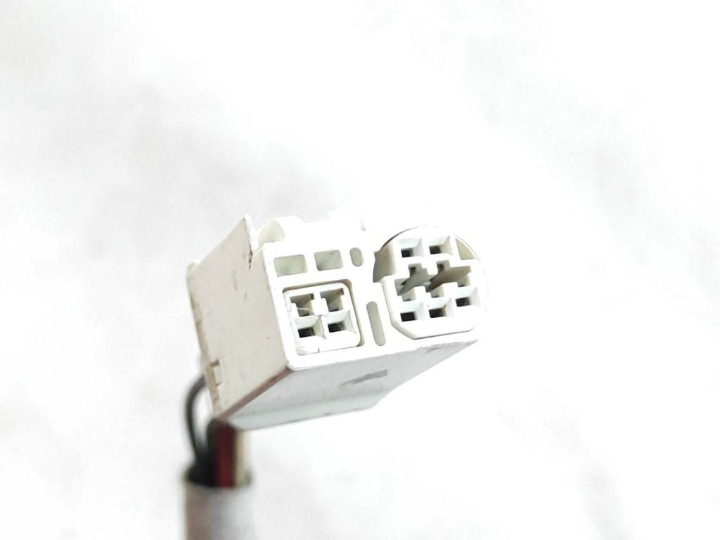 Toyota Avensis T250 2003 Left electric wing mirror E11015829 