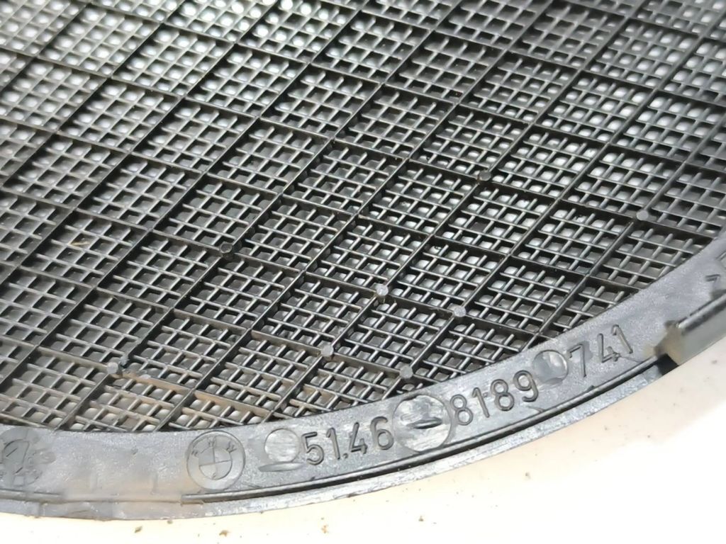 BMW 328i E46 2000 Rear parcel shelf speaker trim grill 8189741 