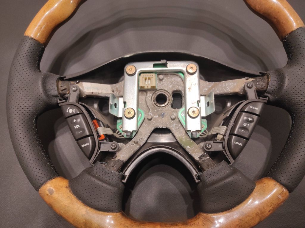 Jaguar S-Type 1999 Steering wheel XR8314K147BAW 