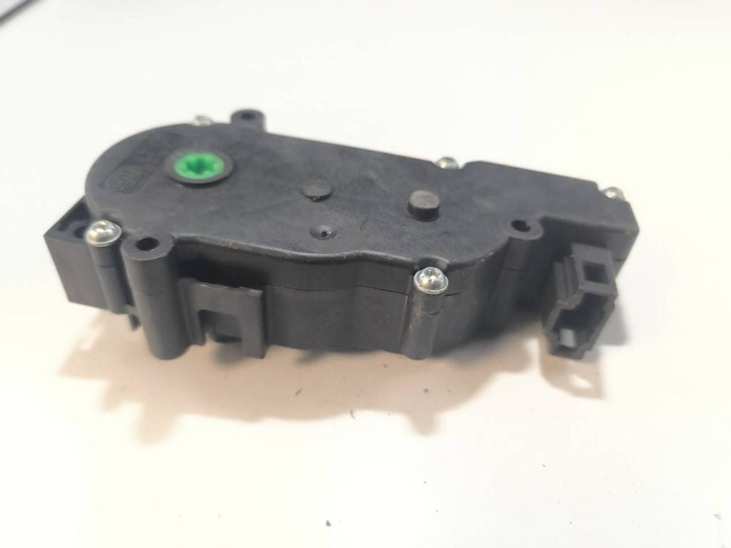 Mercedes-Benz C W204 2008 tailgate trunk boot lift motor A2047500060 