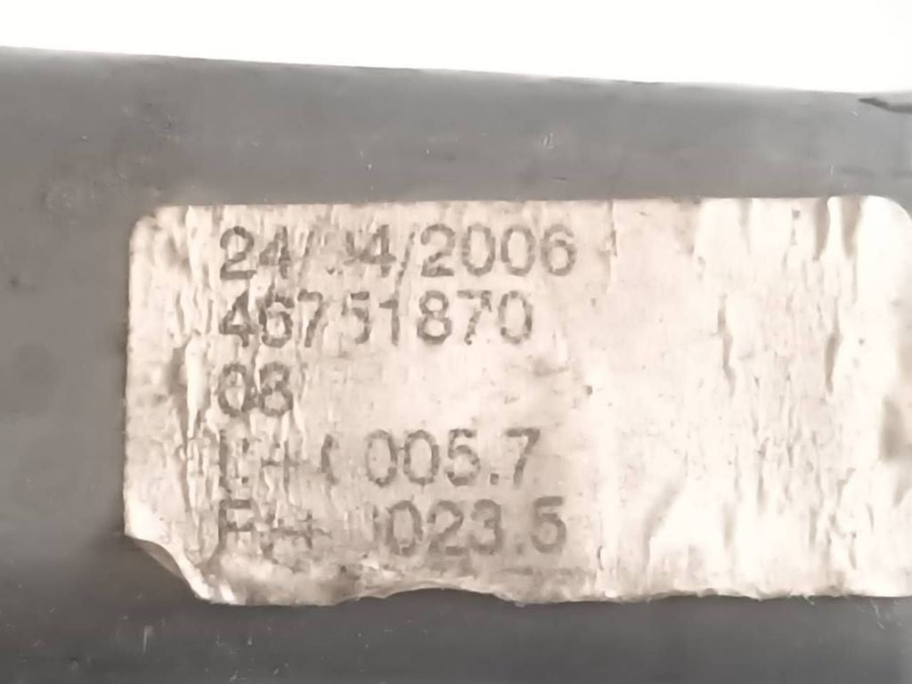 Alfa Romeo 147 1.9JTD 85kW 8V 2005 front right window regulator motor 46751870 