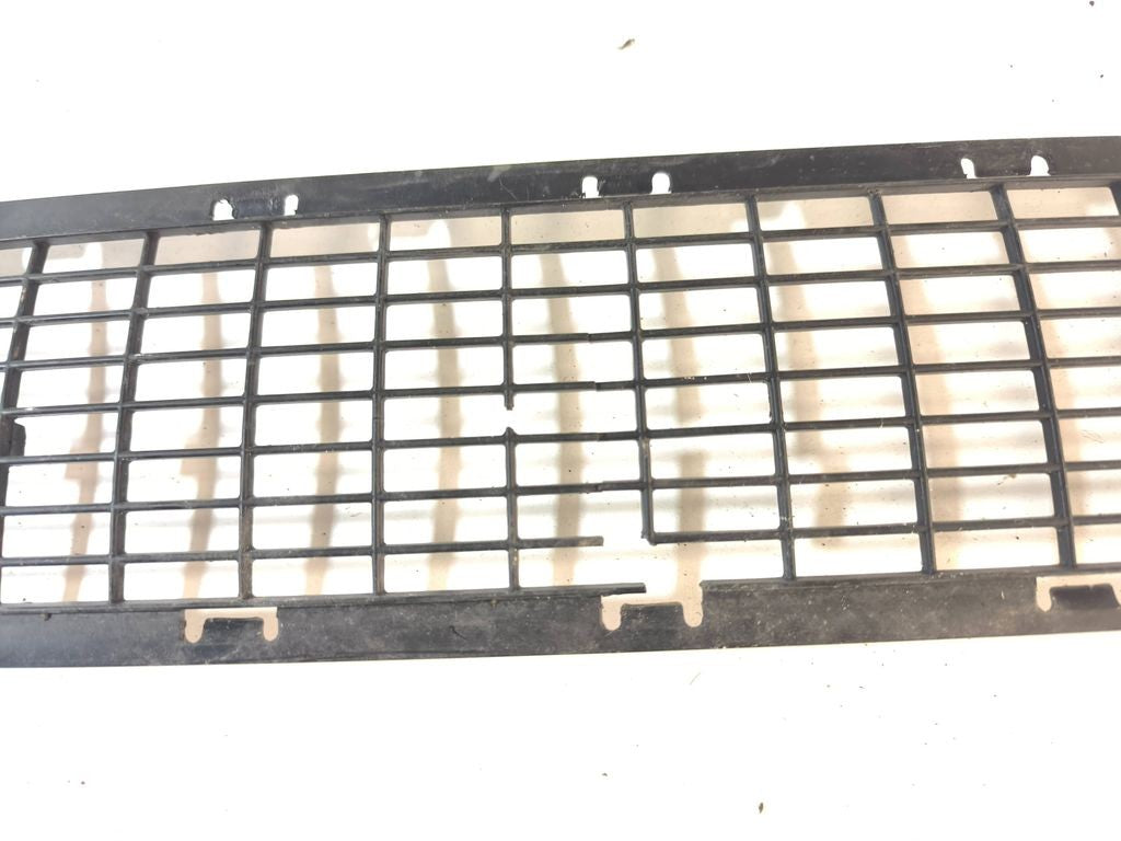 Fiat Croma 2007 Front bumper lower grill 735373421 / With defect