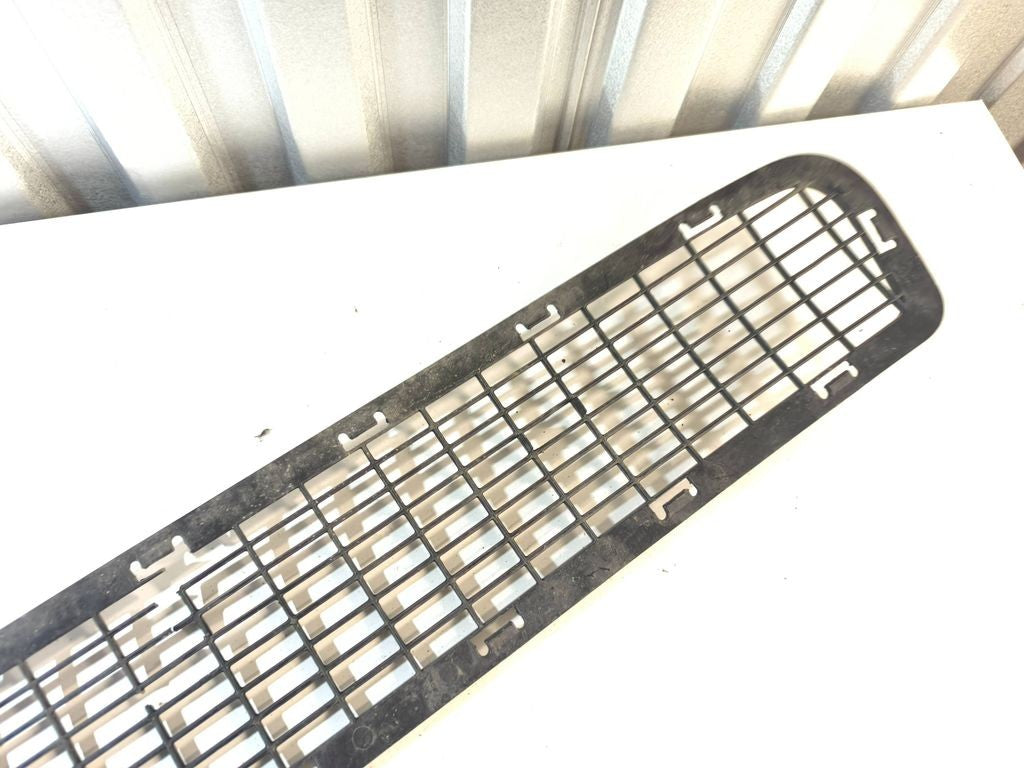 Fiat Croma 2007 Front bumper lower grill 735373421 / With defect