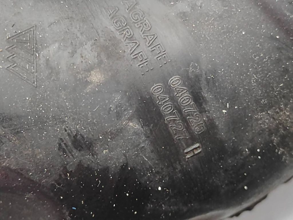 Peugeot 407 2.2HDI 2008 Diesel turbo air intake inlet pipe hose 040720 