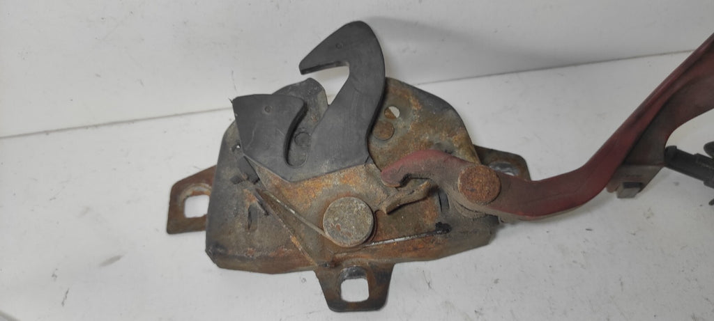 Alfa Romeo GT Diesel JTD 2004 Front Bonnet Hood Lock Latch Mechanism