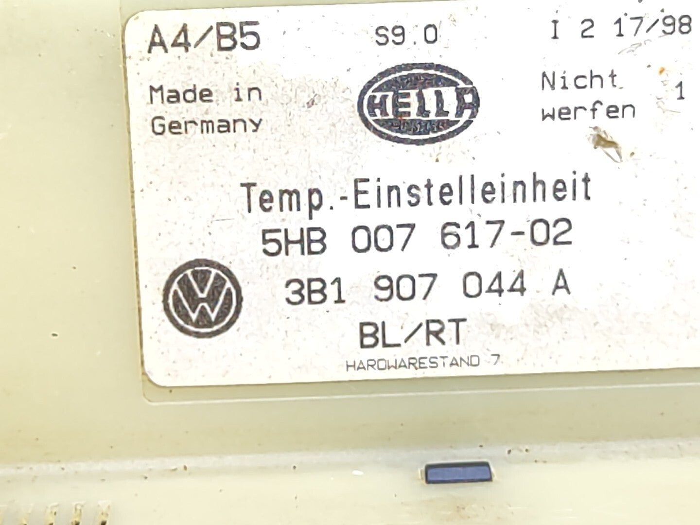 Volkswagen VW GOLF MK4 2000 AC Climate Control Module 3B1907044A
