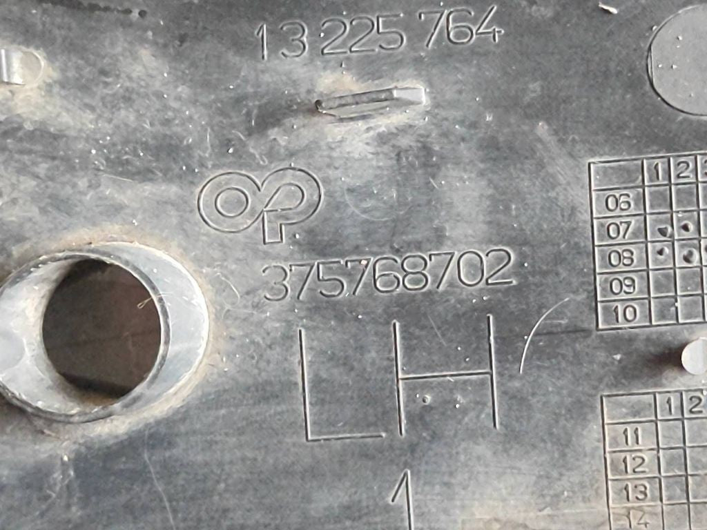 Opel Astra H 2005 front left fog light trim grill 13225764 