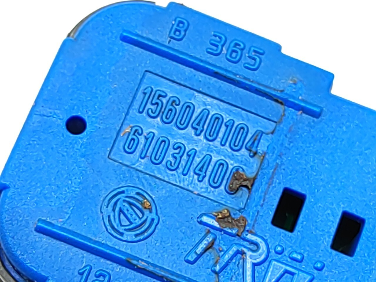 Alfa Romeo GT 2004 Center Console Fuel Tank / ASR Switch 156040104