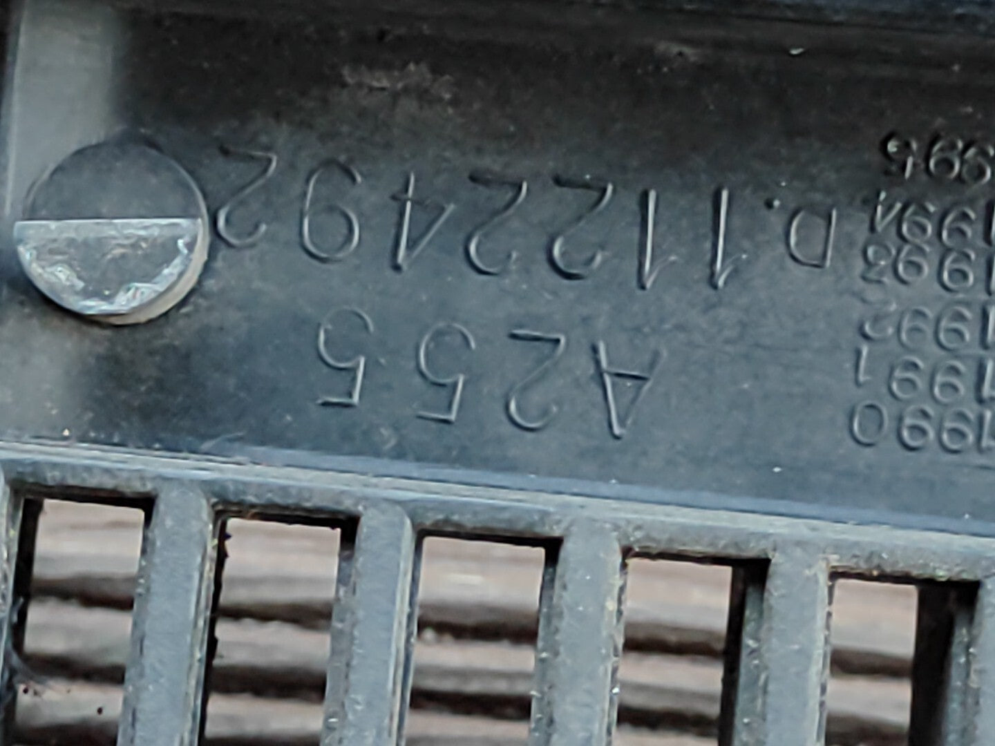 Alfa Romeo 155 Front Upper Mesh Grill 60506207