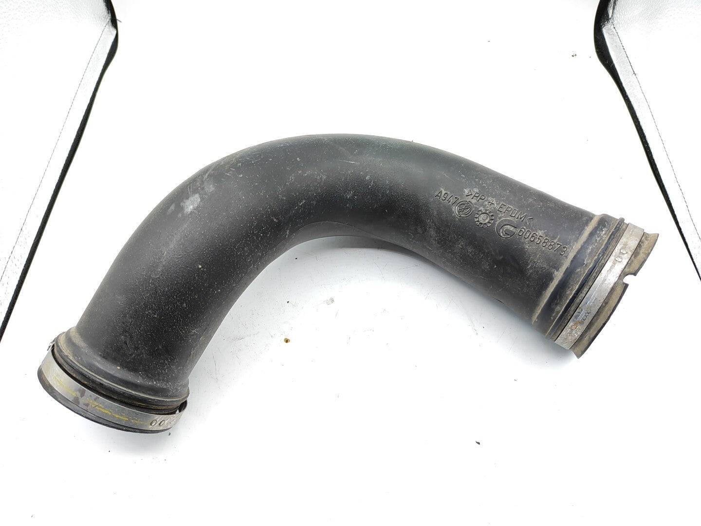 Alfa Romeo 156 2.0TS Saloon 2000 Engine Air Intake Pipe 60658873