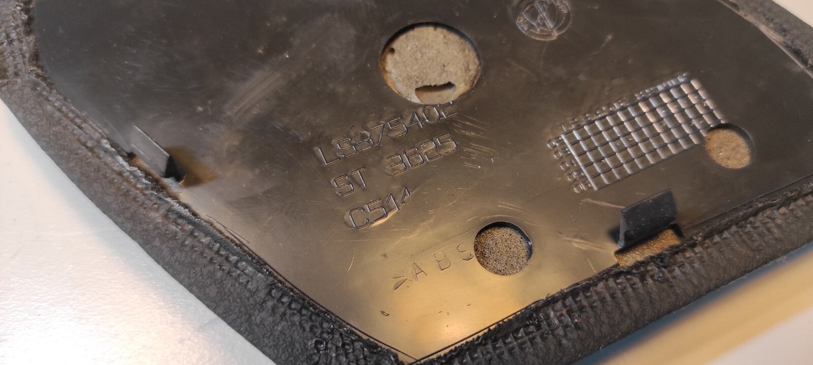 Alfa Romeo GT 1.9JTD 110kW 2004 Front Right Center Console Leather Trim