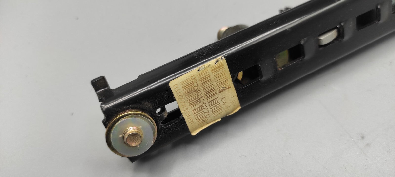 Alfa Romeo 156 2002 Front Right Seatbelt Height Adjustment Regulator Rail