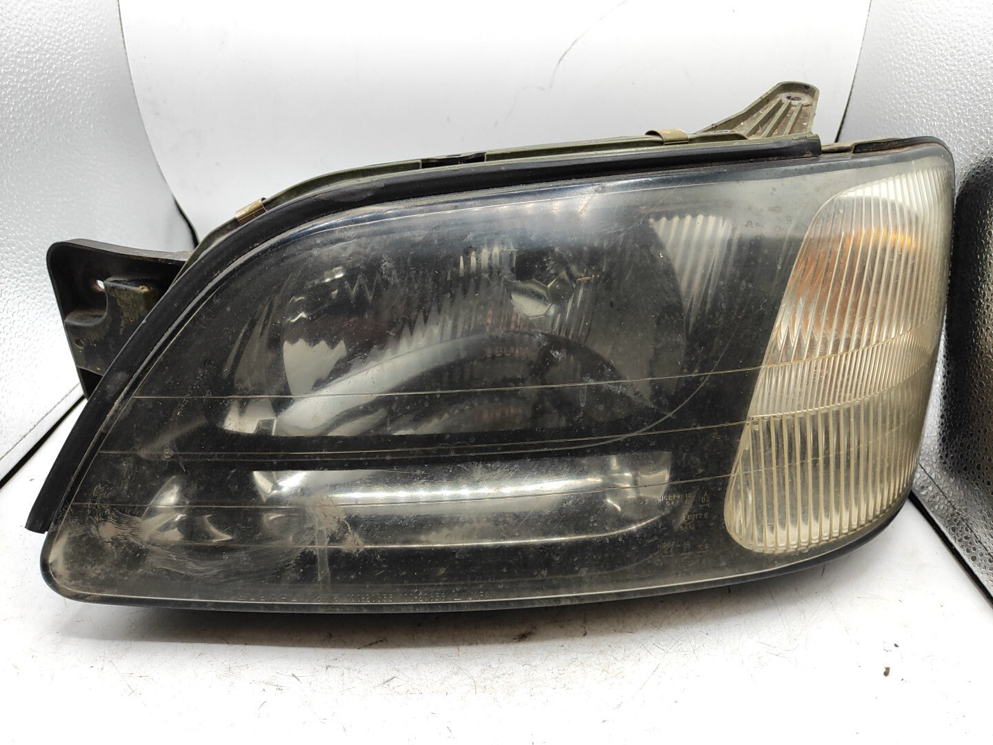 Subaru Legacy BE III 2000 LHD Front Left Side Headlight Light 10020653