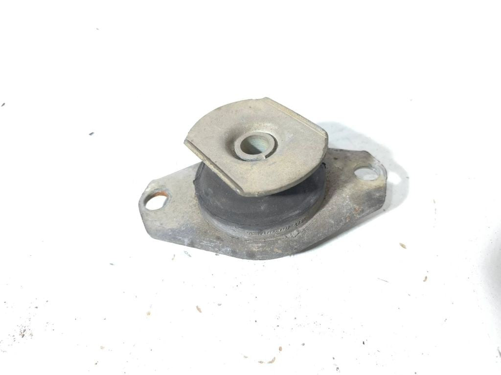 Alfa Romeo 155 1.8 Twin Spark 140HP 1994 Petrol Engine mount bracket 