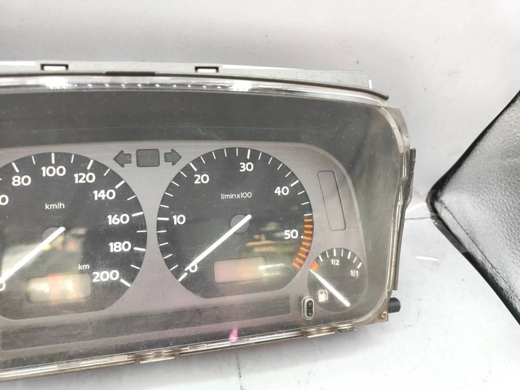 Volkswagen Golf III 1994 speedometer instrument cluster 1H0919860F 