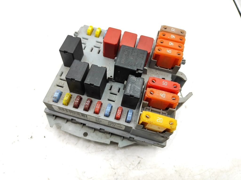 Alfa Romeo 159 2.4JTDm SW 2006 Fuse box module 50504455 