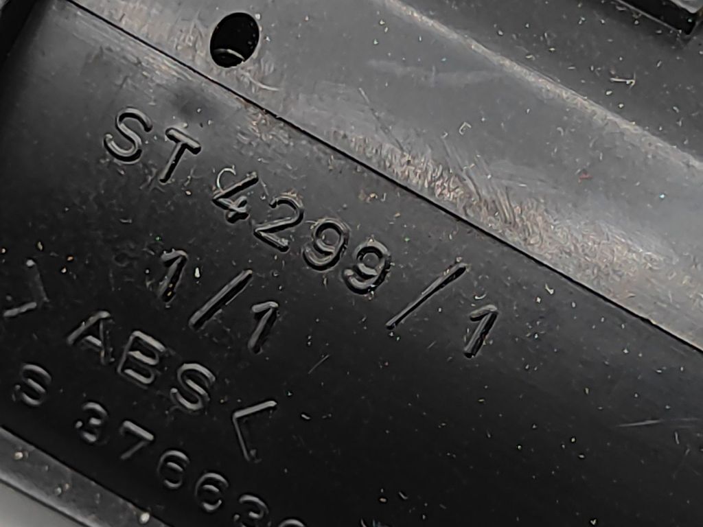 Alfa Romeo 159 2007 Front dashboard side air vent grill trim LS376630 