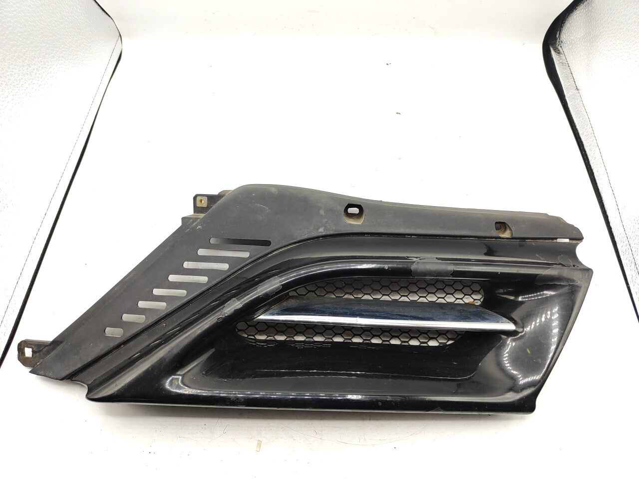 Alfa Romeo 166 2003 Front Left Bumper Upper Grill 156016558 BLACK