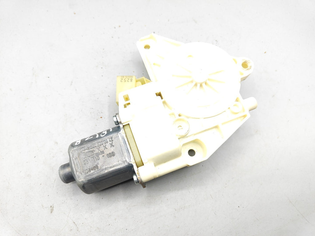 Mercedes Benz W204 C Class 2010 Rear right window regulator 0130822442