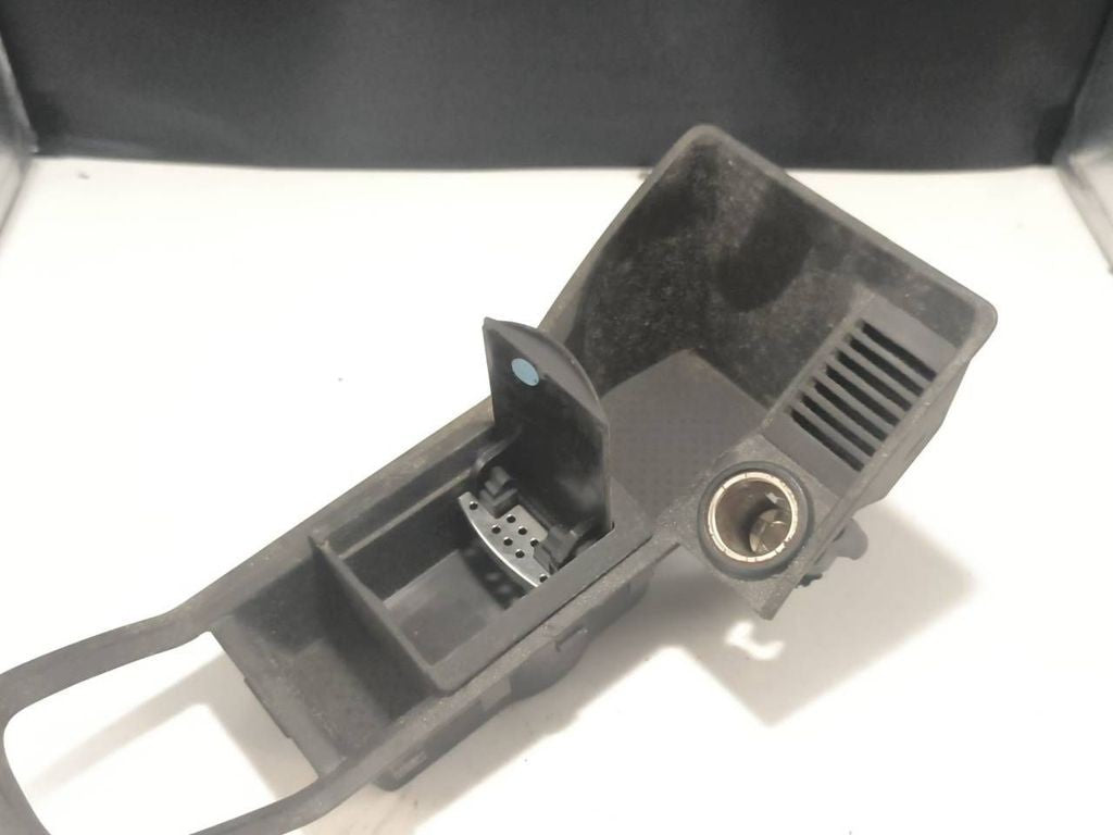 Fiat Croma 2.4JTD 147kW 2007 Diesel Ashtray cigarette lighter 735364112 