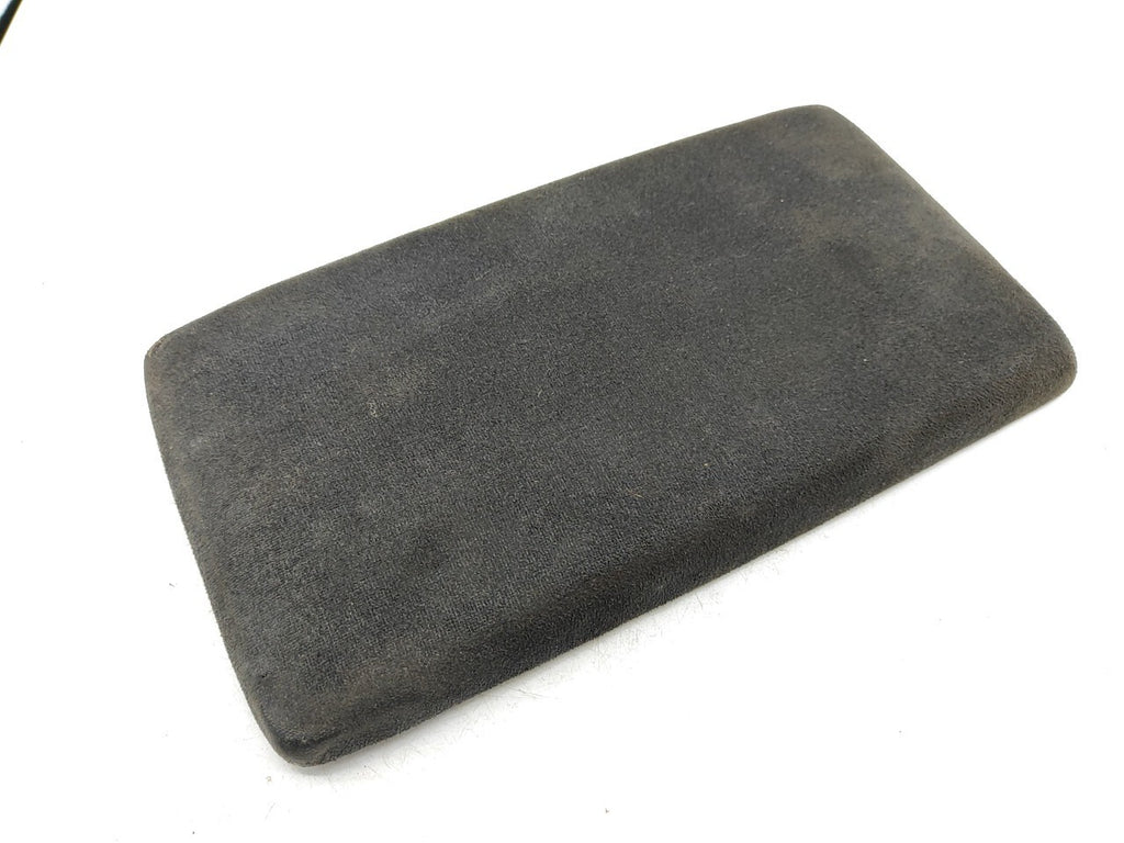 Alfa Romeo GT 1.9JTD 110kW 2006 Center Console Armrest Top Cover