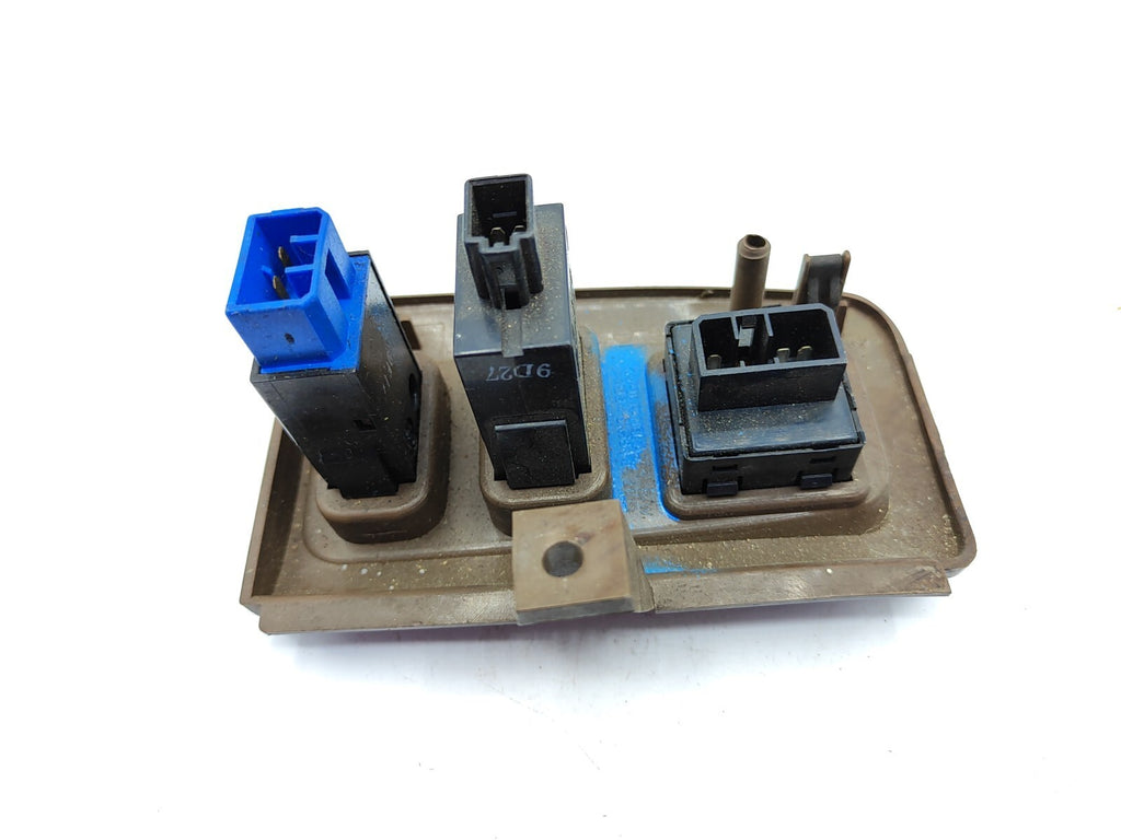 Kia Carnival  Front Mirror Headlight Level Switch Button OK55355210D